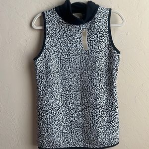 New Turtleneck Sleeveless sweater